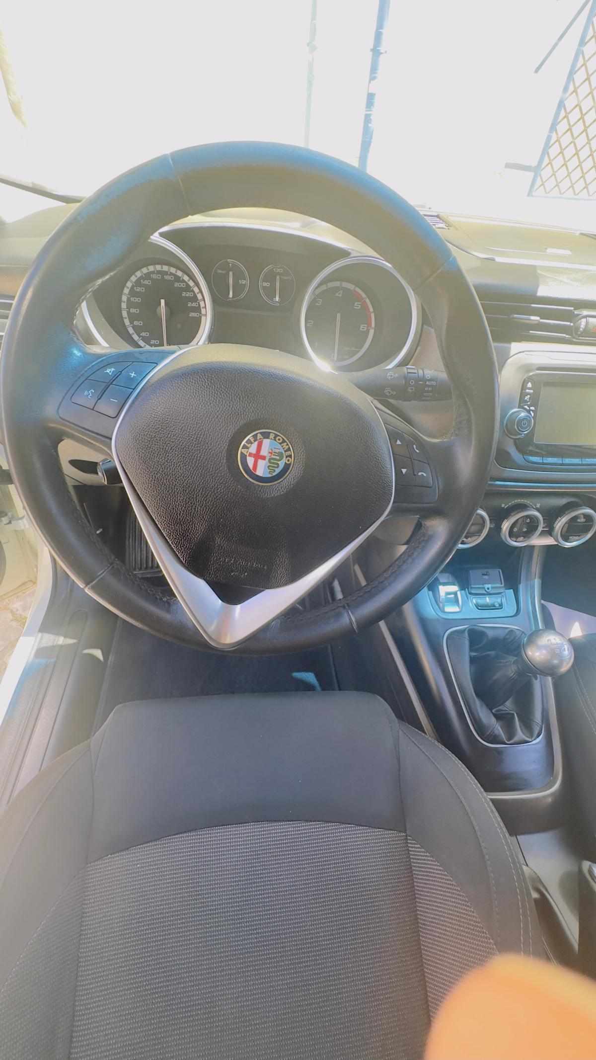 alfa-romeo-giulietta-1-6-jtdm-16v-2015-diesel-1598cc