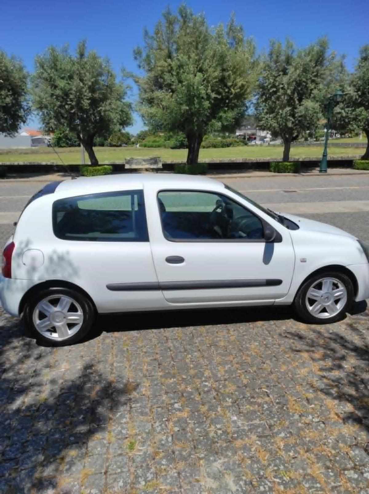 renault-clio-1-5-68cv-2007-diesel-1461cc