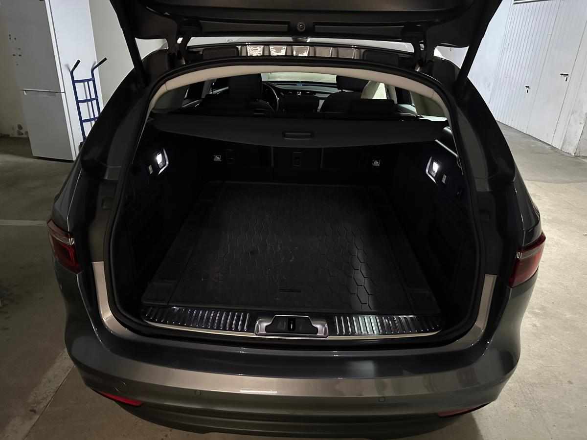 jaguar-xf-e-performance-sportbrake-2018-diesel-1999cc