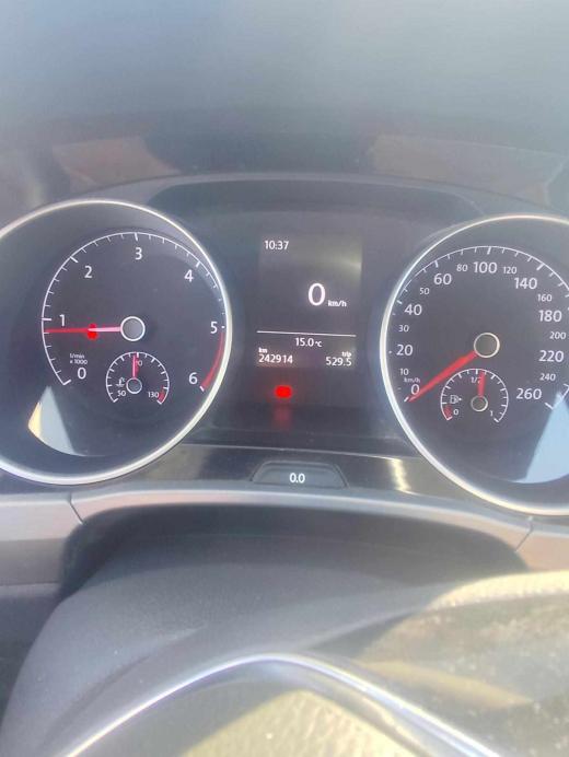 volkswagen-touran-1-6-tdi-bluemotion-2019-diesel-1598cc