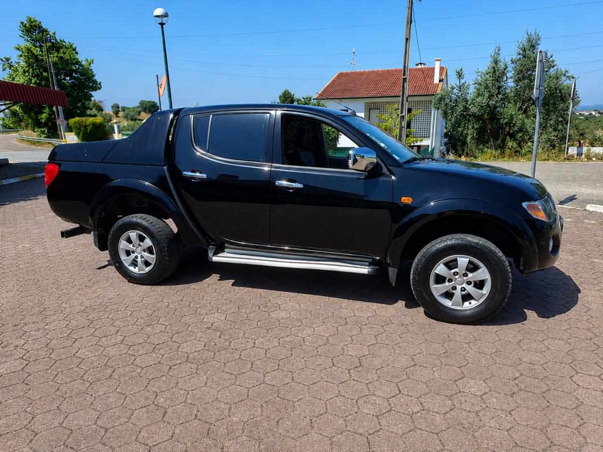 mitsubishi-l200-2-5-awd-2009-diesel-2477cc