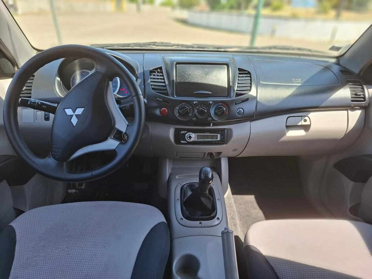 mitsubishi-l200-2-5-awd-2009-diesel-2477cc