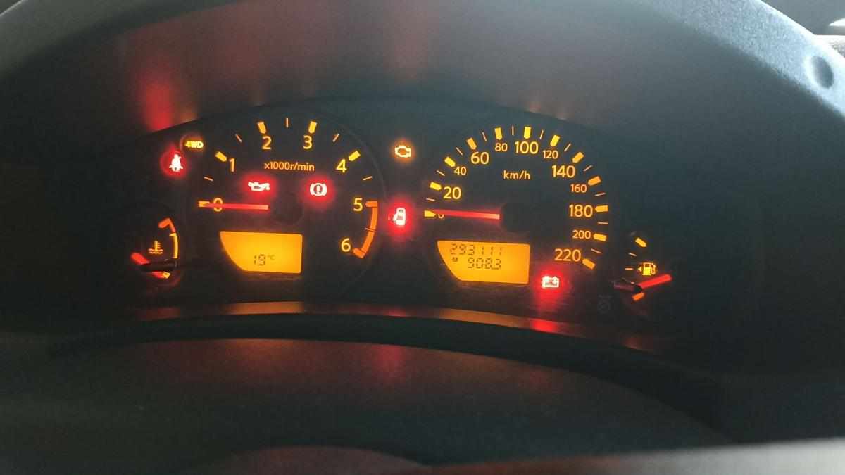 nissan-navara-2-5-dci-4x4-2005-diesel-2488cc