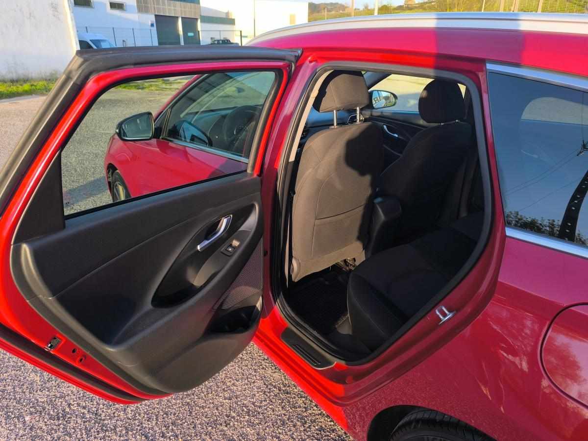 hyundai-i30-1-6-crdi-2020-diesel-1582cc