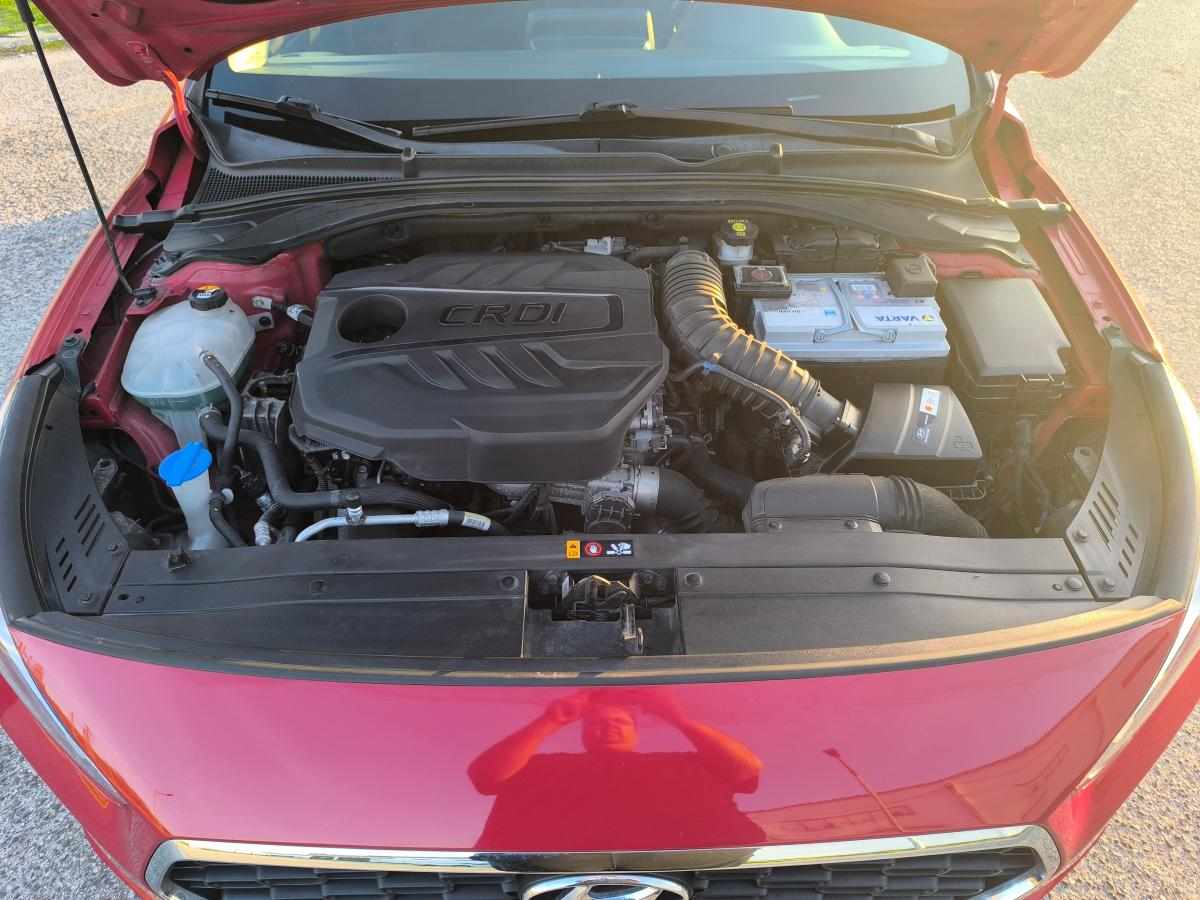 hyundai-i30-1-6-crdi-2020-diesel-1582cc