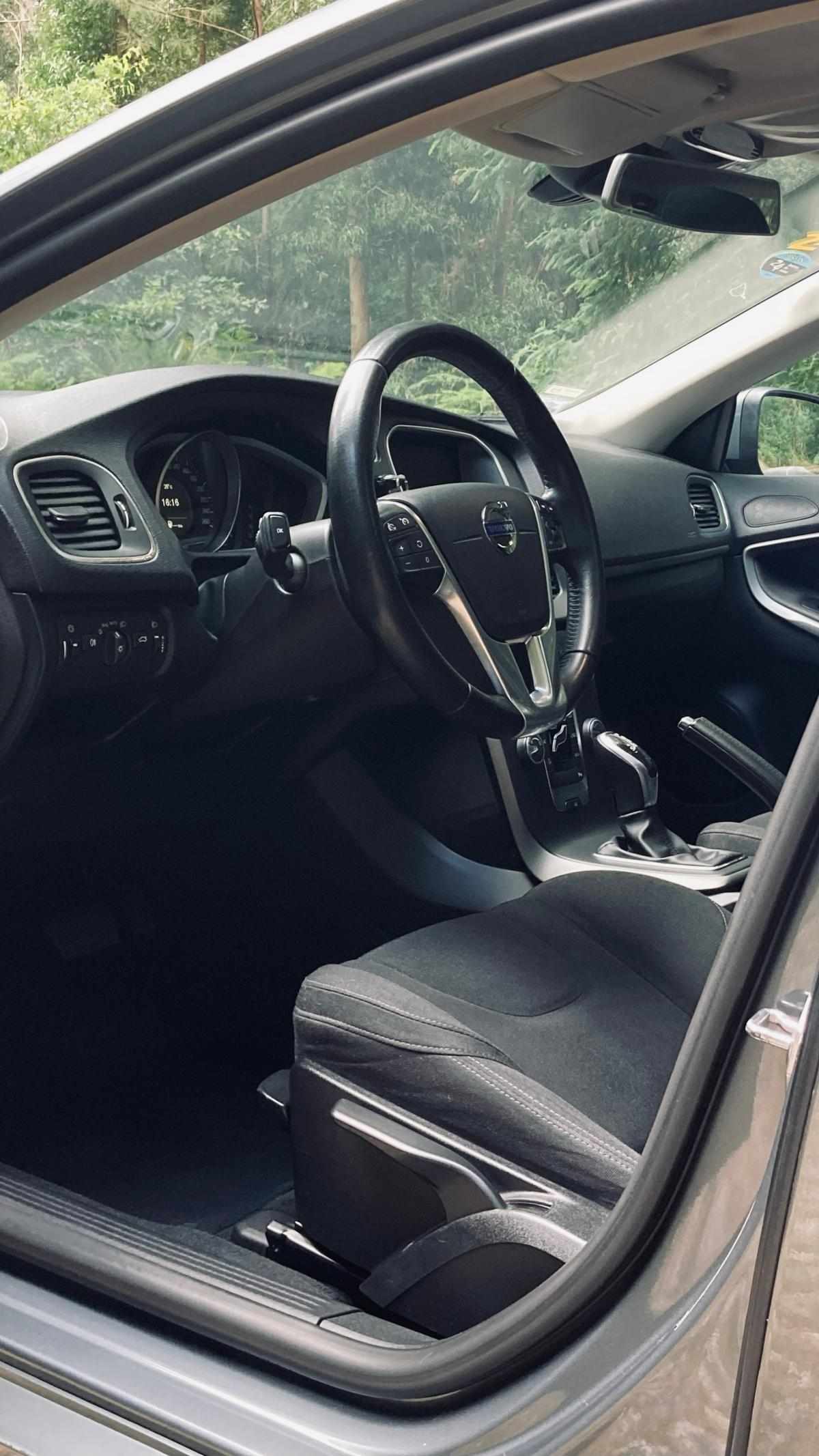 volvo-v40-1-5-t3-2016-gasolina-1498cc