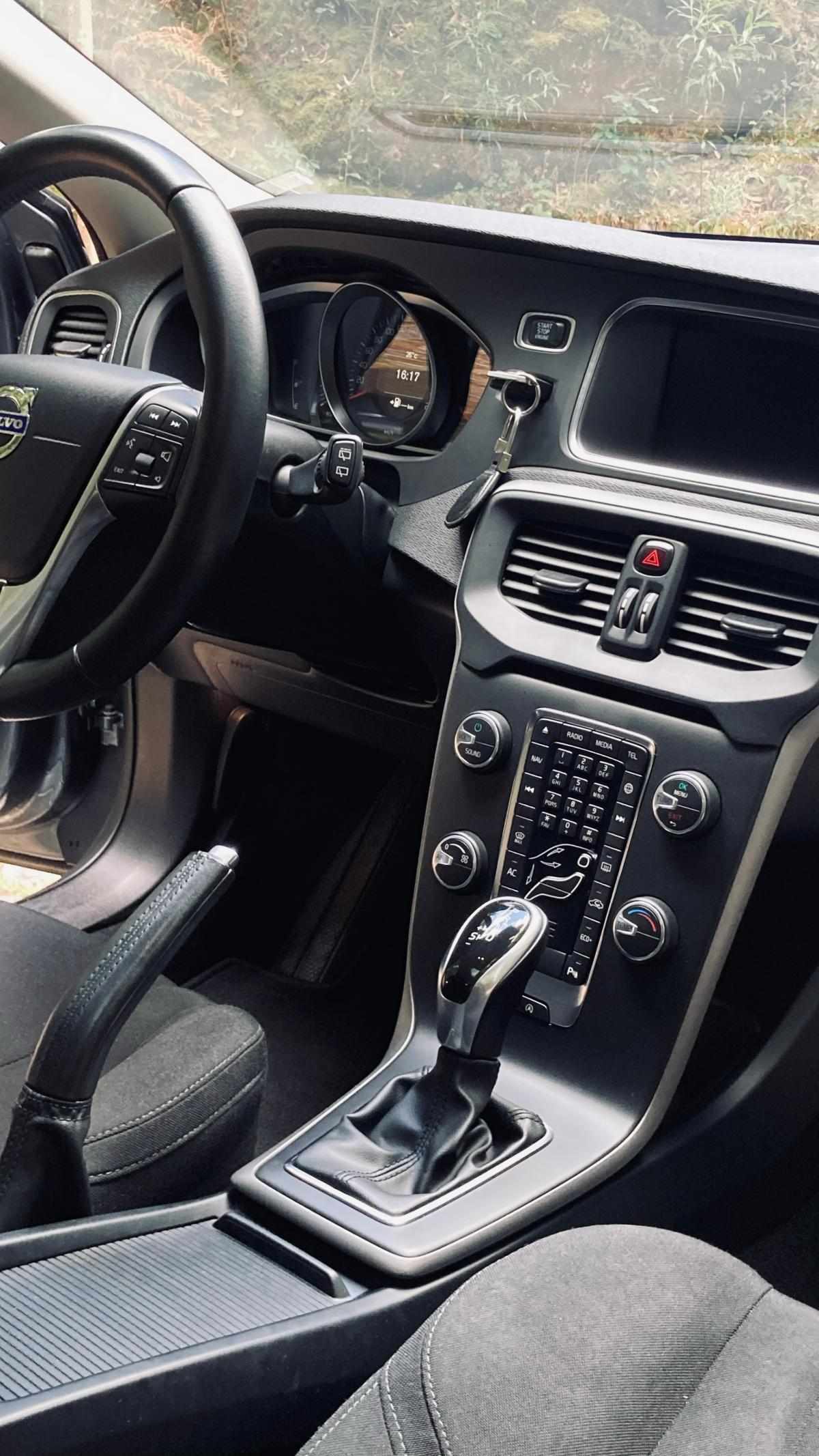 volvo-v40-1-5-t3-2016-gasolina-1498cc