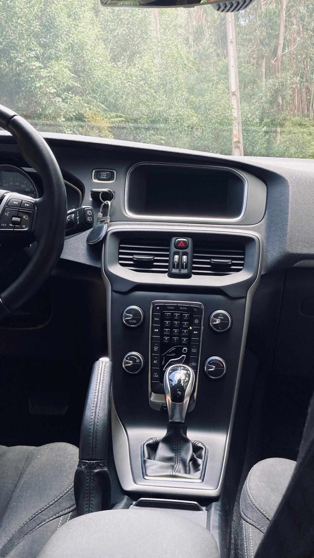volvo-v40-1-5-t3-2016-gasolina-1498cc