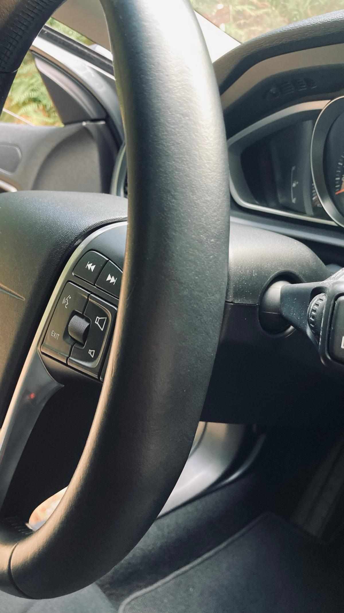 volvo-v40-1-5-t3-2016-gasolina-1498cc