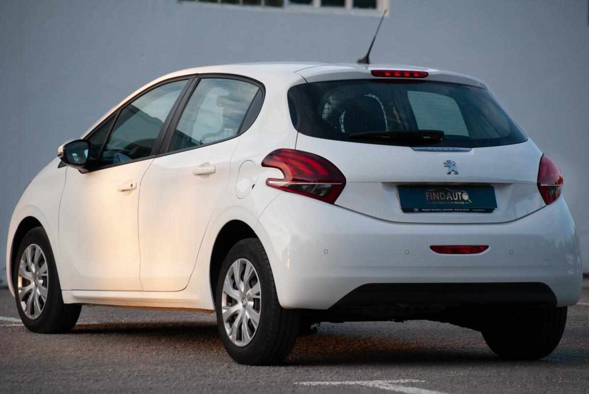 peugeot-208-1-5-102cv-2020-diesel-1499cc
