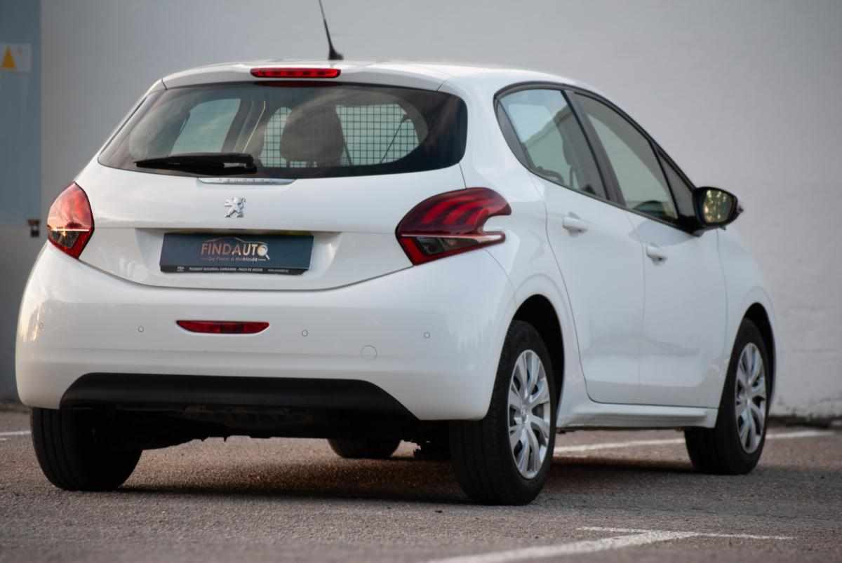 peugeot-208-1-5-102cv-2020-diesel-1499cc