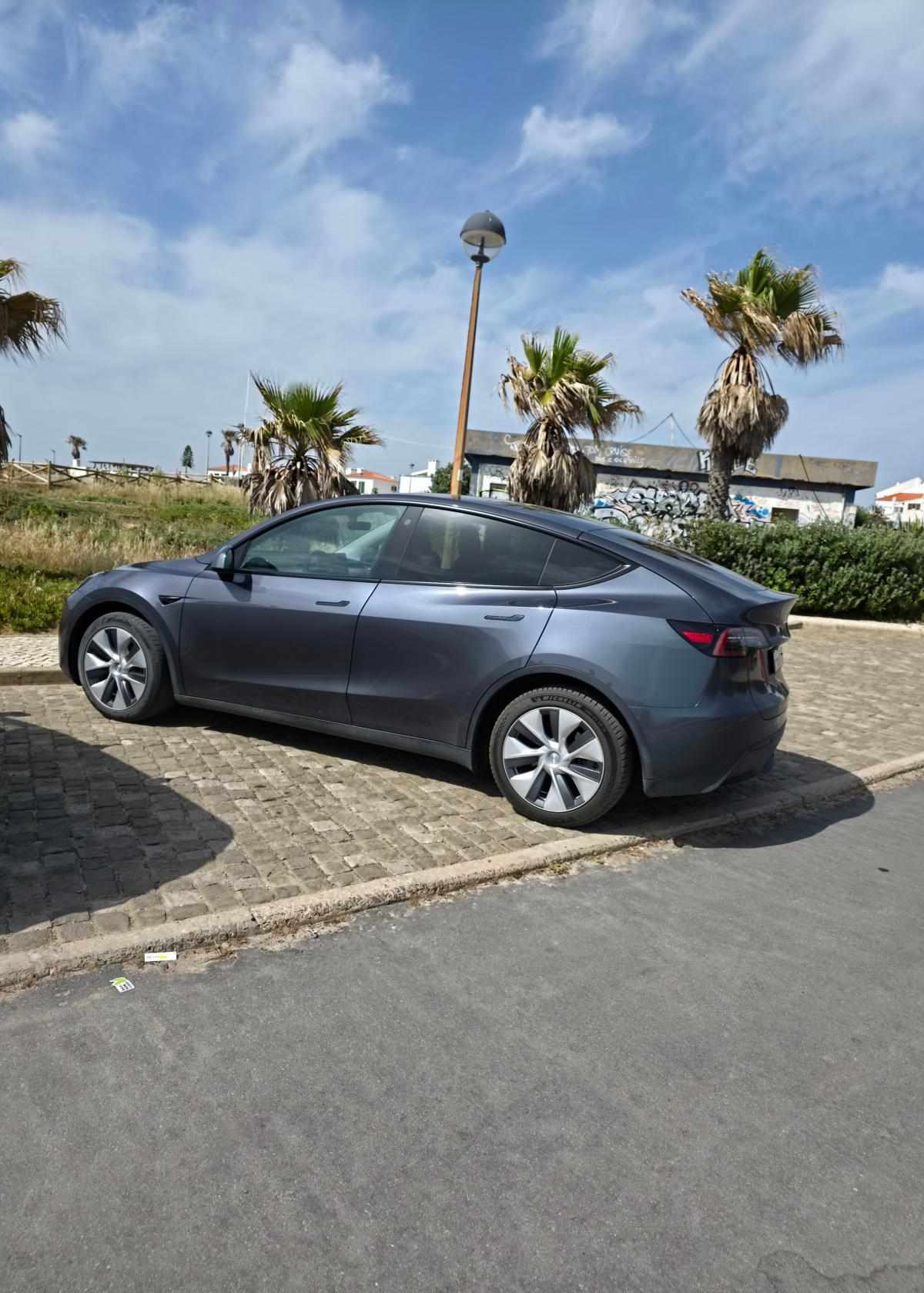 tesla-model-y-long-range-awd-2022-eletrico