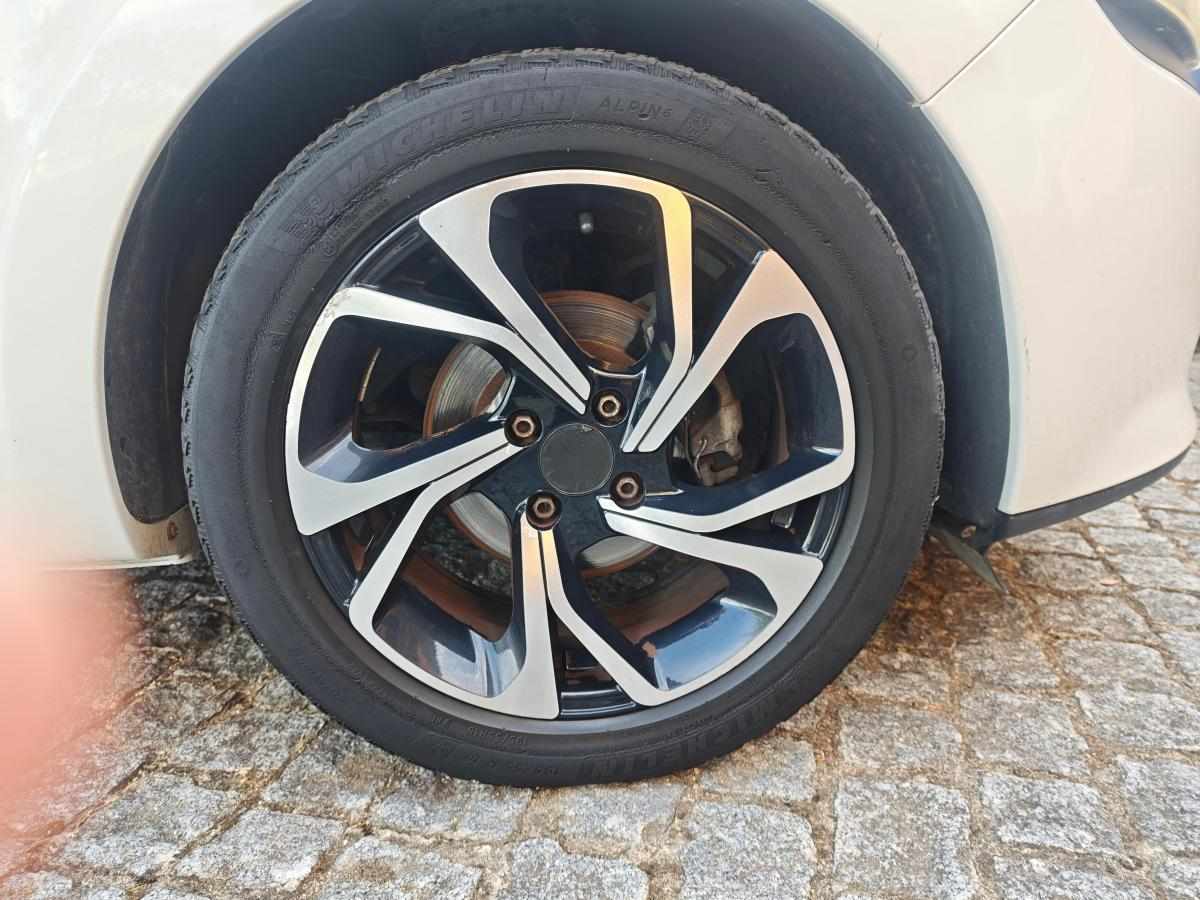 renault-clio-1-2-2014-gasolina-1149cc