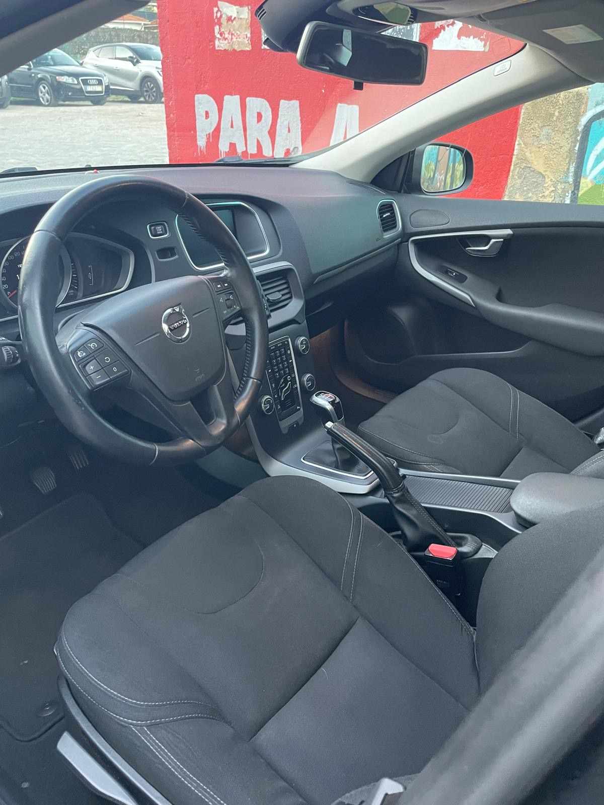 volvo-v40-d2-2017-diesel-1969cc