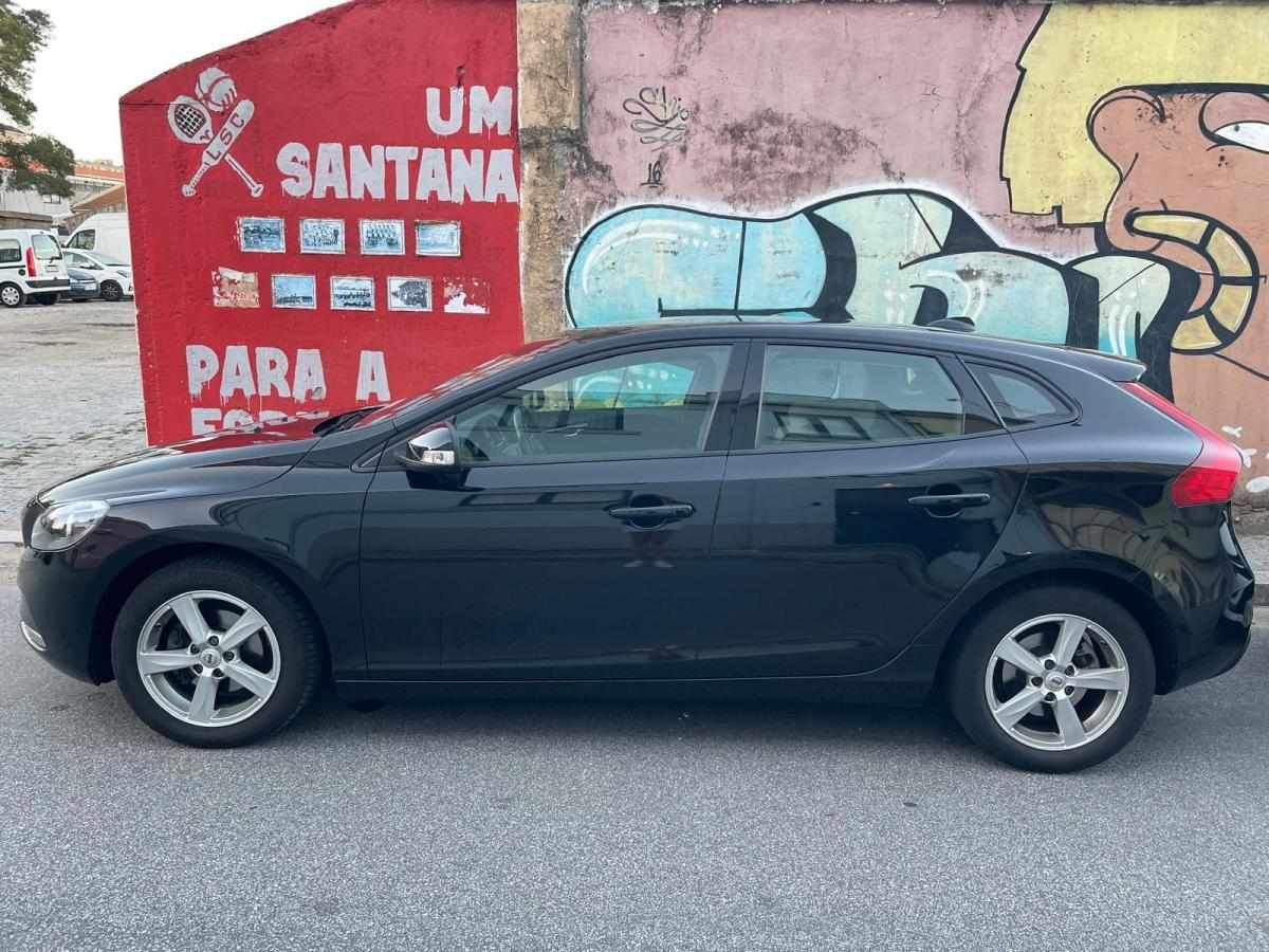 volvo-v40-d2-2017-diesel-1969cc