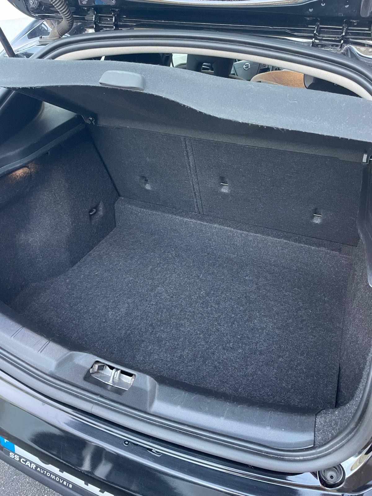 volvo-v40-d2-2017-diesel-1969cc