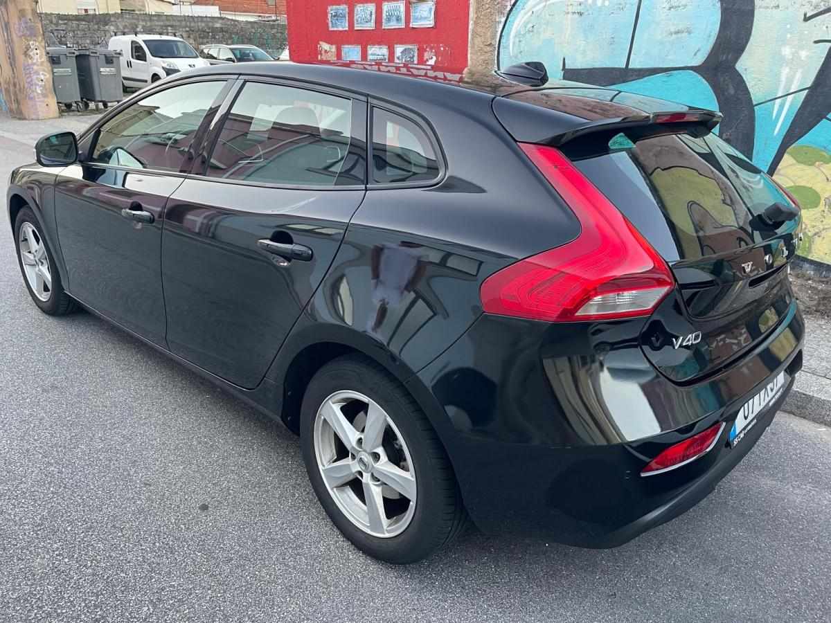 volvo-v40-d2-2017-diesel-1969cc