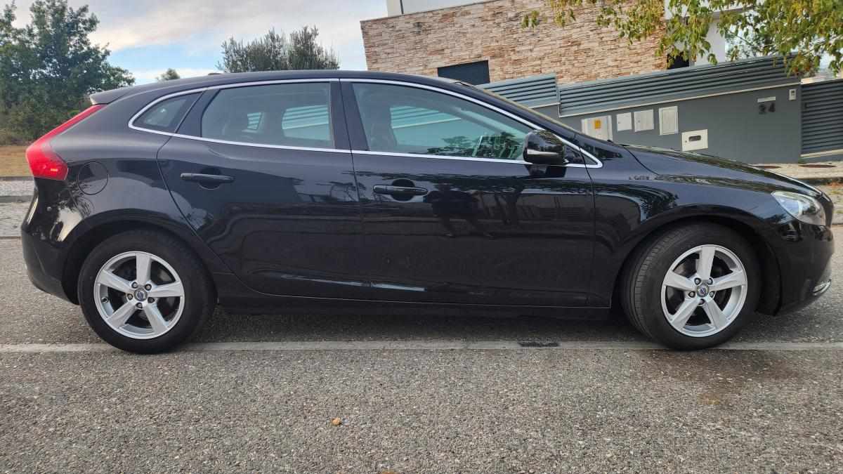 volvo-v40-1-6-d2-2013-diesel-1560cc