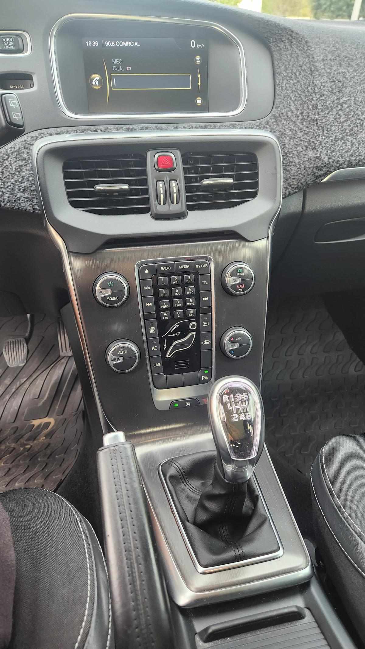 volvo-v40-1-6-d2-2013-diesel-1560cc