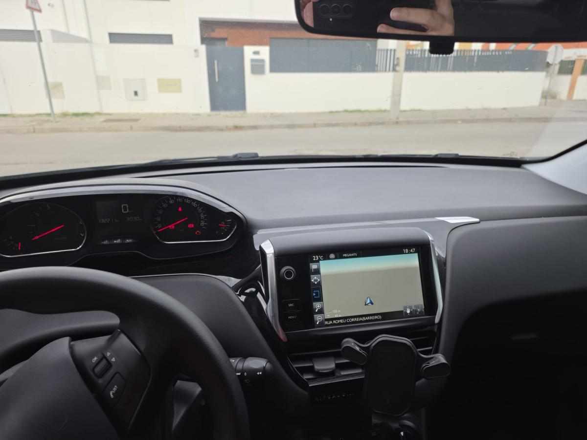 peugeot-208-1-2-vti-2015-gasolina-1199cc