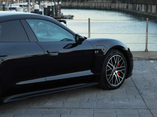 porsche-taycan-gts-2022-eletrico