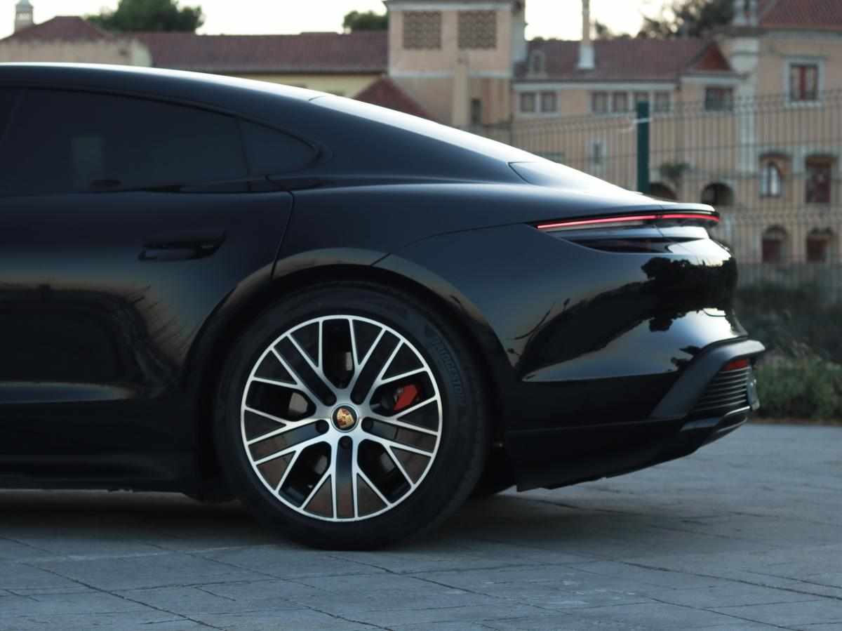 porsche-taycan-gts-2022-eletrico