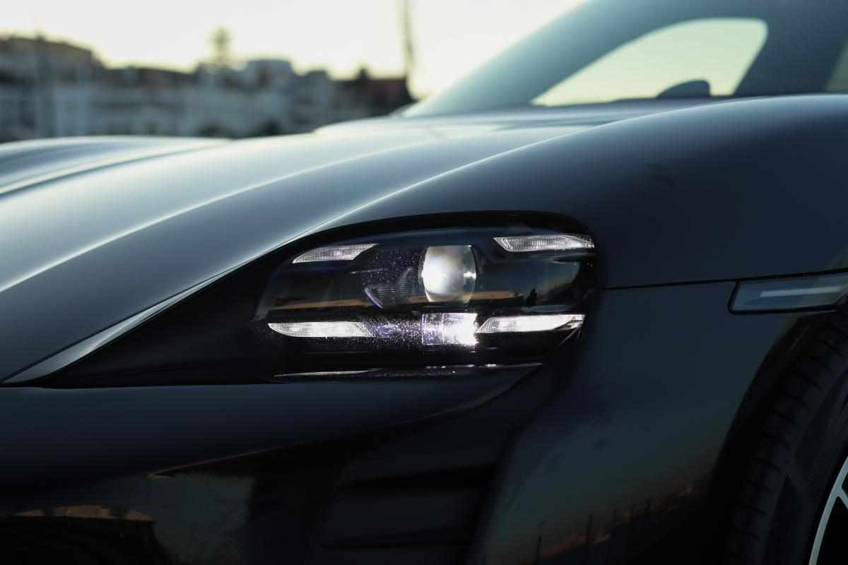 porsche-taycan-gts-2022-eletrico
