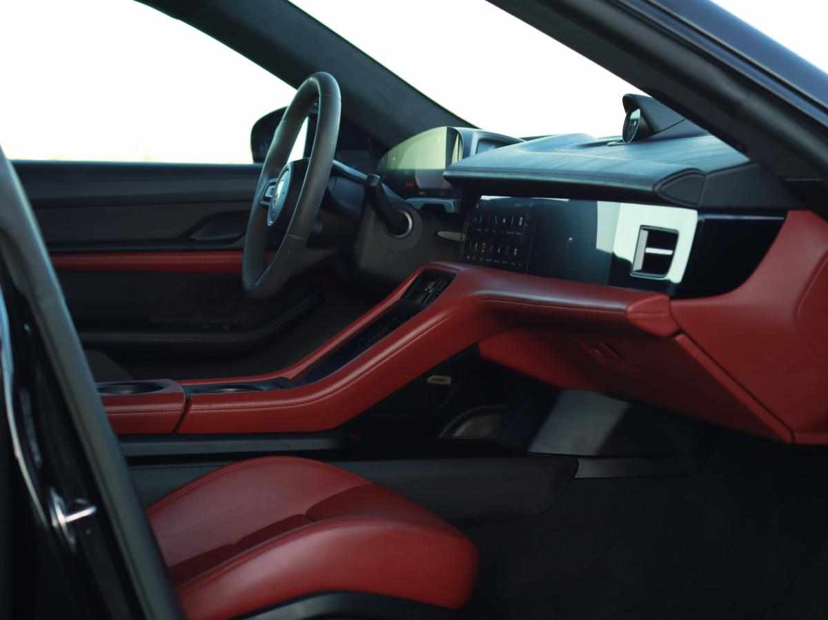 porsche-taycan-gts-2022-eletrico