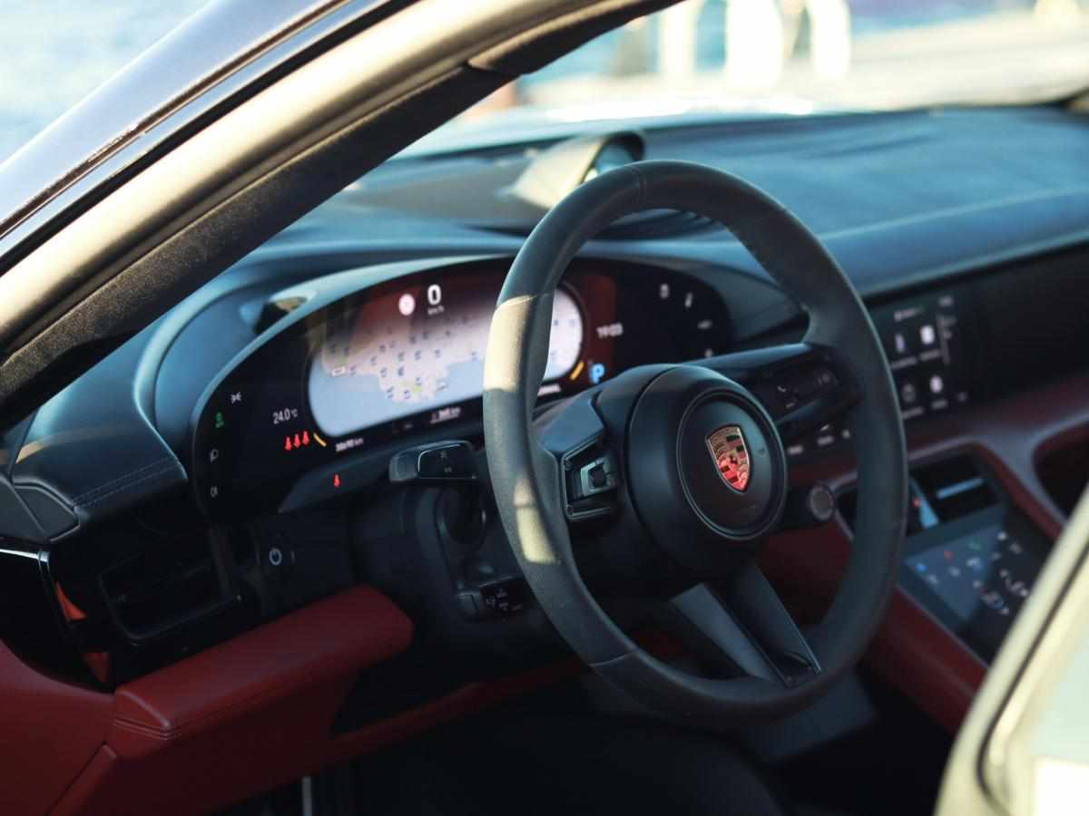 porsche-taycan-gts-2022-eletrico