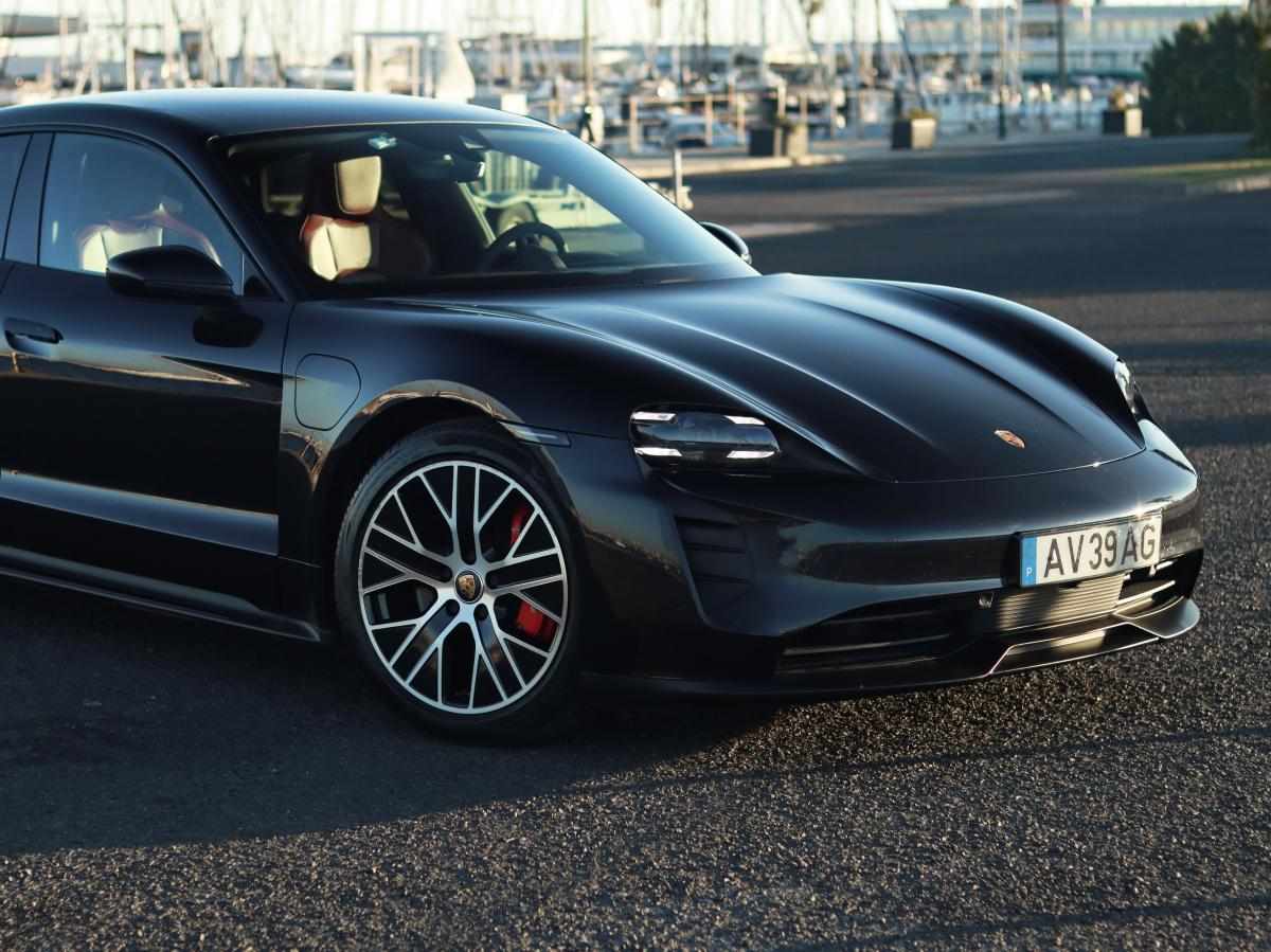 porsche-taycan-gts-2022-eletrico