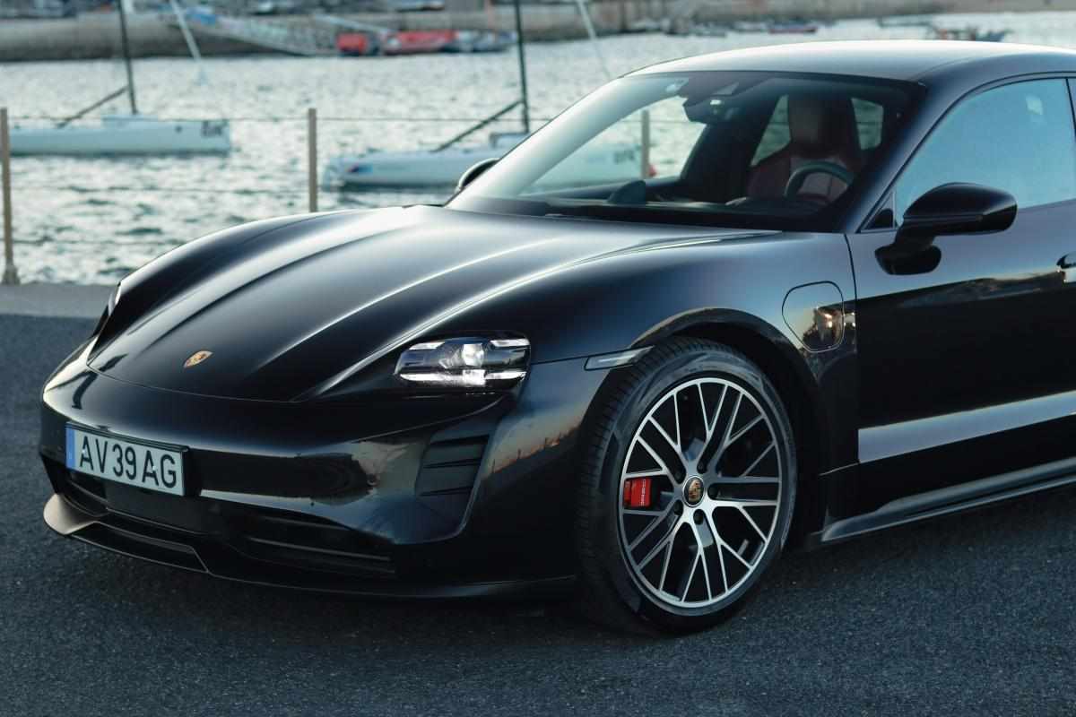 porsche-taycan-gts-2022-eletrico