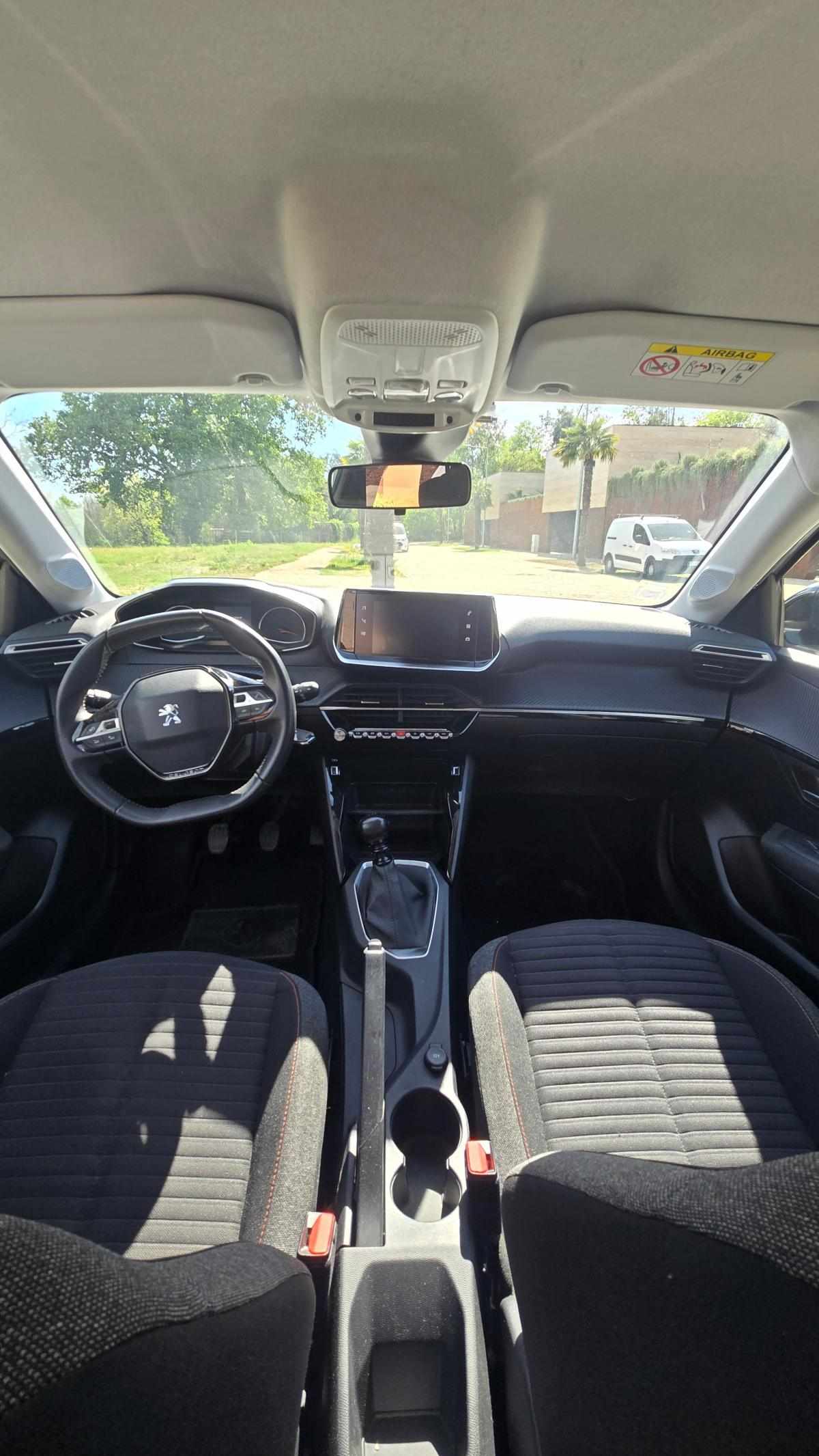peugeot-208-1-5-102cv-2022-diesel-1499cc