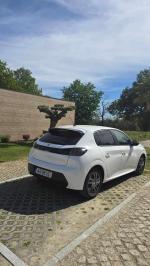 peugeot-208-1-5-102cv-2022-diesel-1499cc