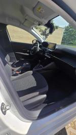 peugeot-208-1-5-102cv-2022-diesel-1499cc
