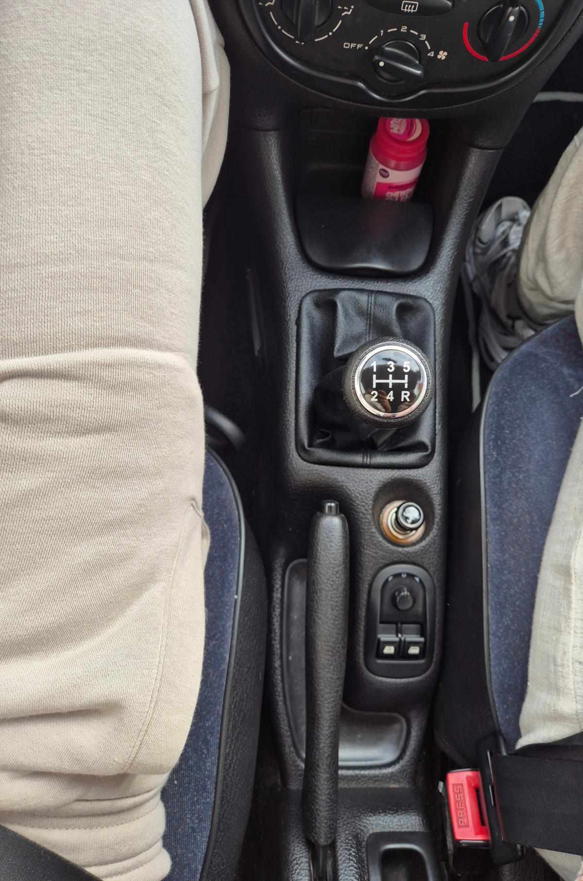 peugeot-206-1-1-2001-gasolina-1124cc