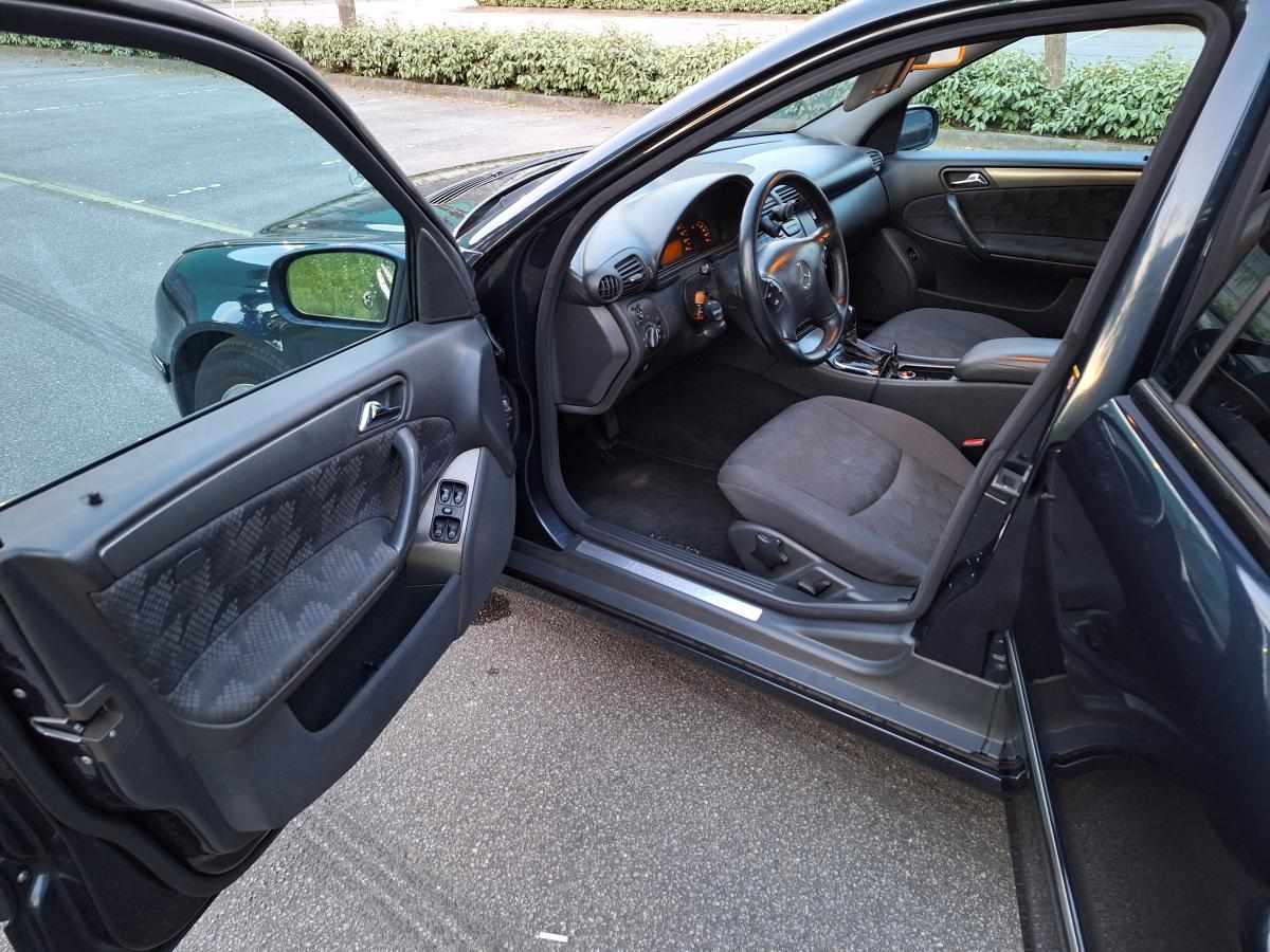 mercedes-benz-classe-c-c-220-cdi-2004-diesel-2148cc