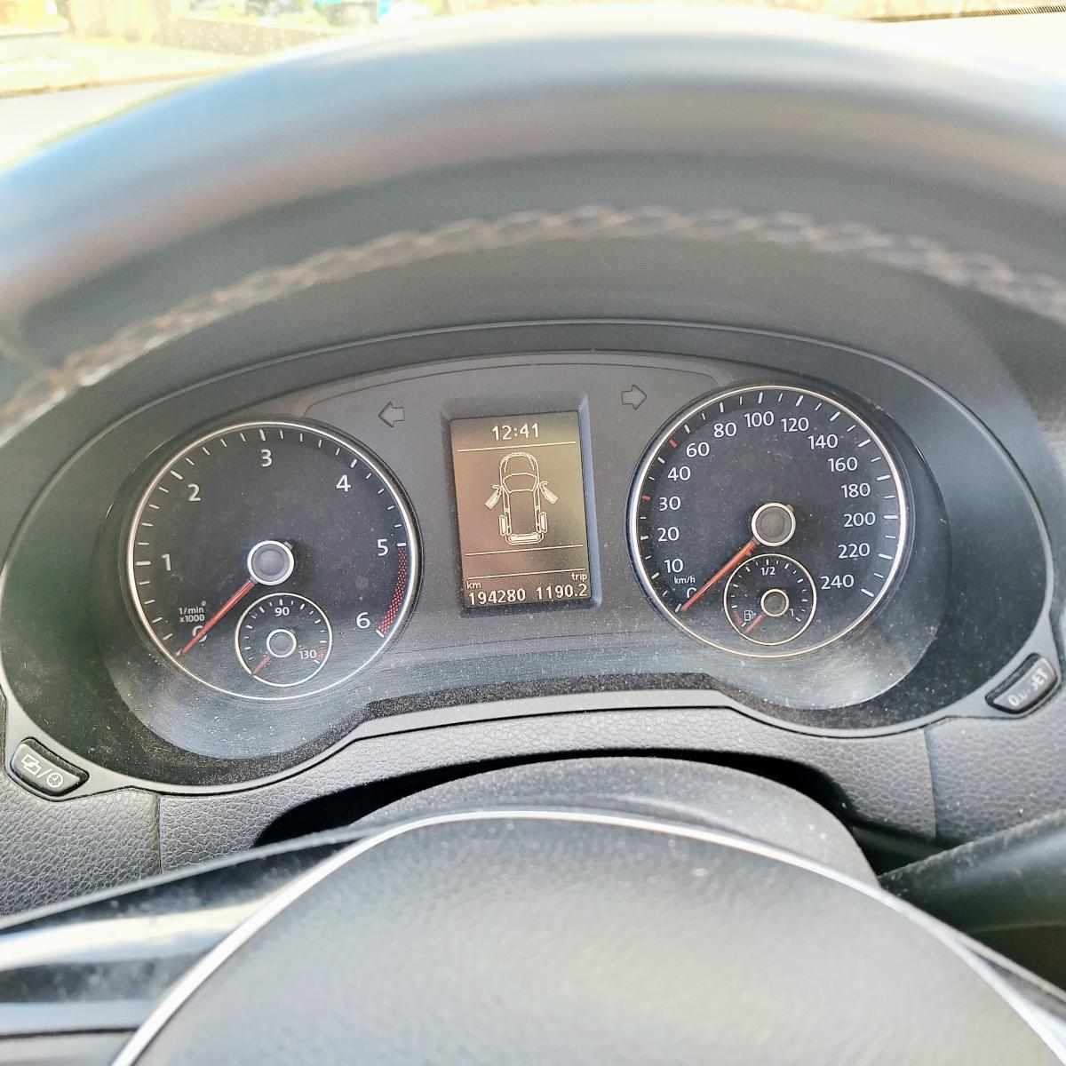 volkswagen-sharan-2-0-bluemotion-2015-diesel-1968cc