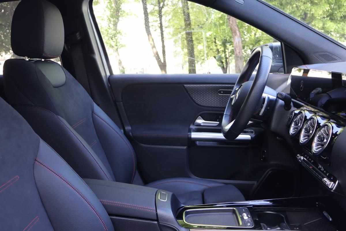 mercedes-benz-eqa-300-4matic-2024-eletrico