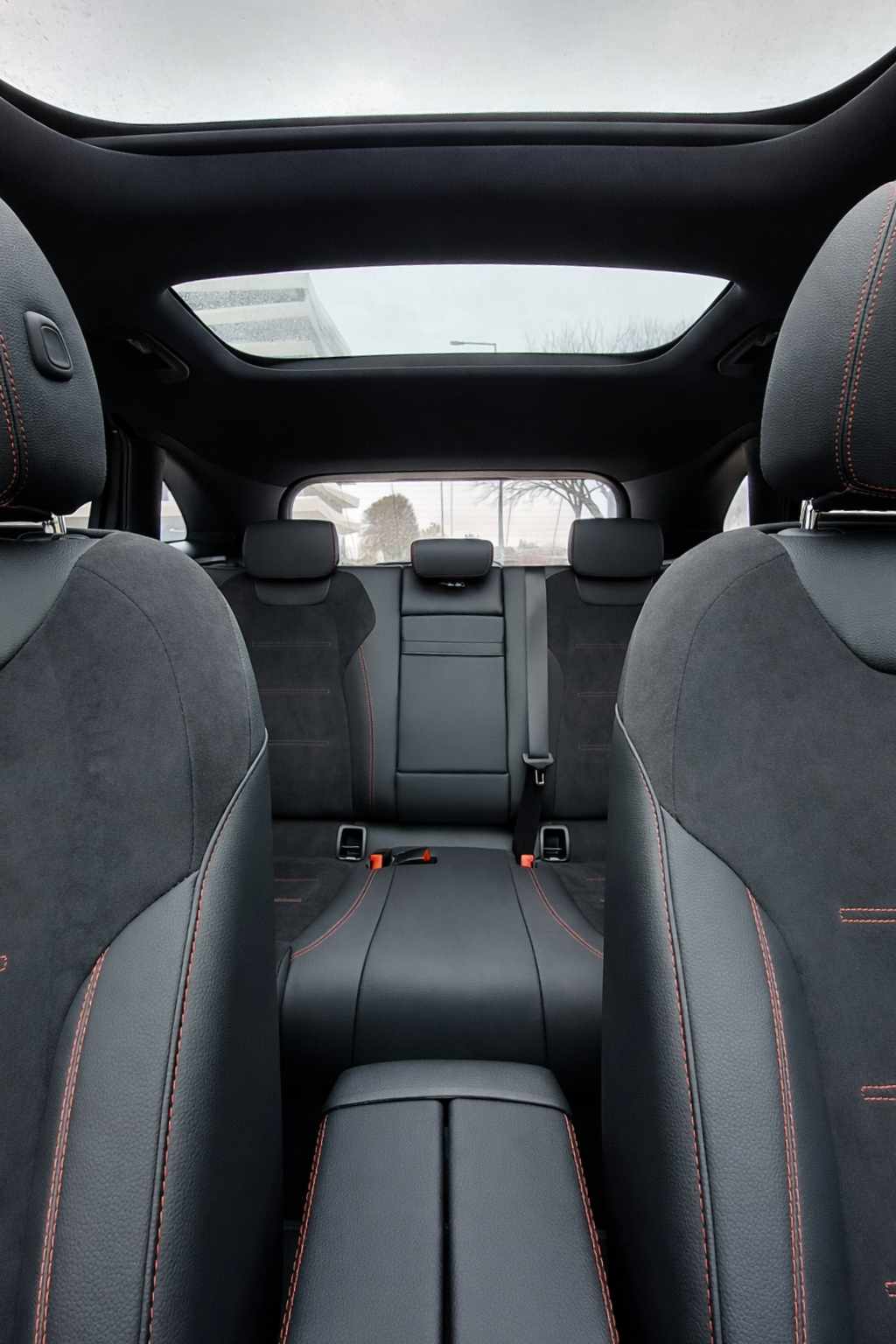 mercedes-benz-eqa-300-4matic-2024-eletrico