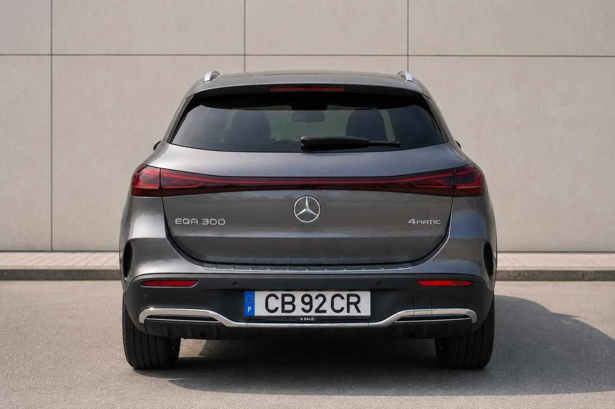 mercedes-benz-eqa-300-4matic-2024-eletrico