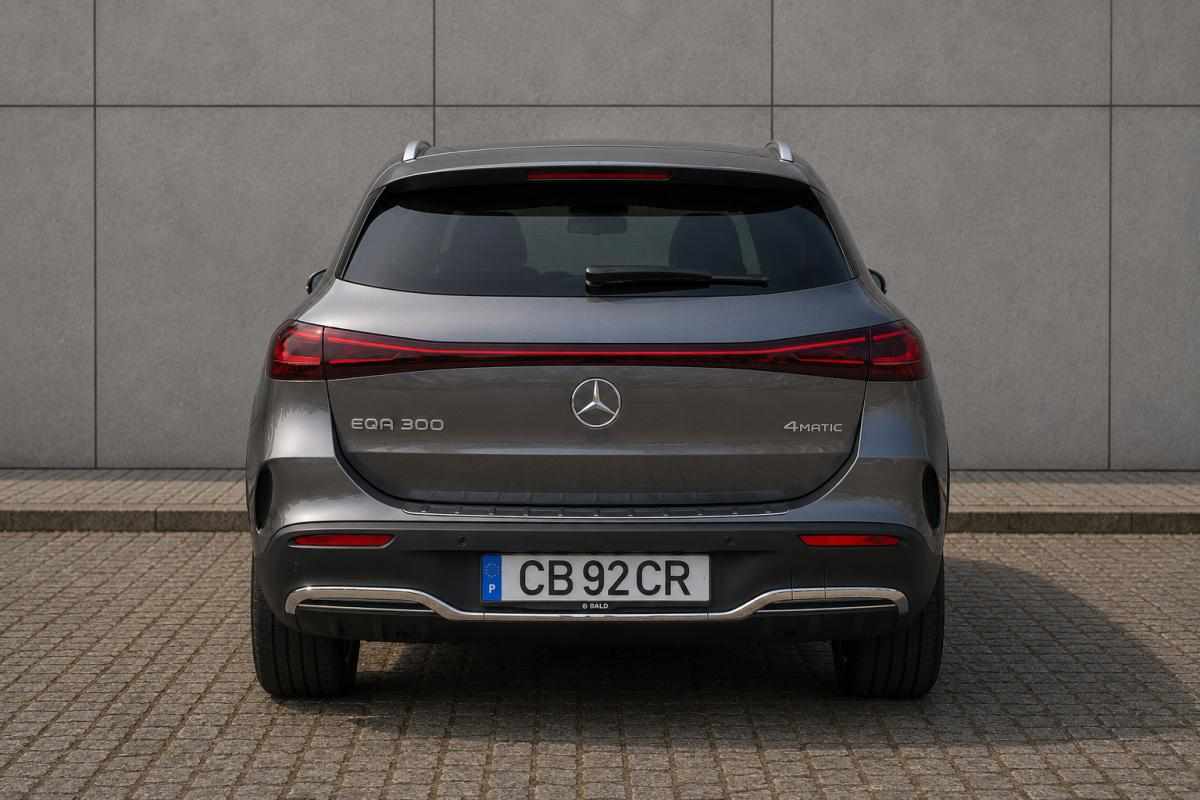 mercedes-benz-eqa-300-4matic-2024-eletrico