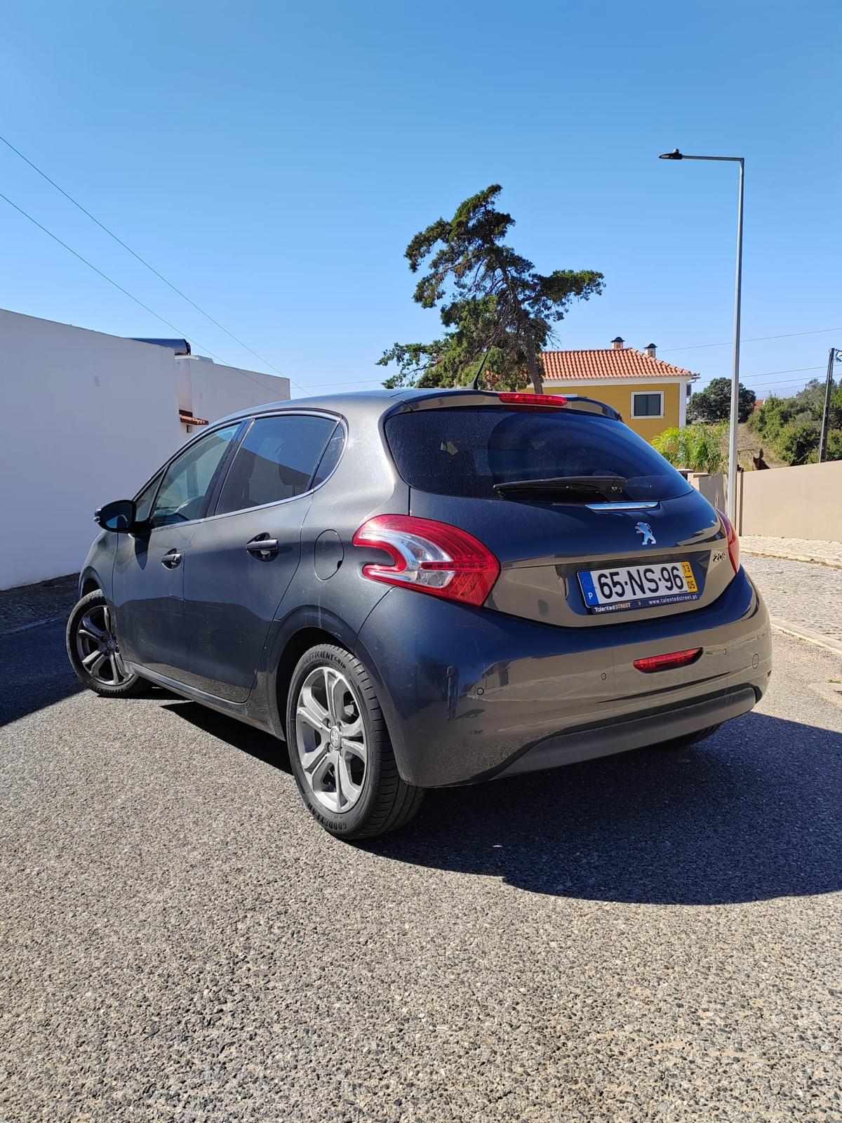 peugeot-208-1-2-vti-2013-gasolina-1199cc