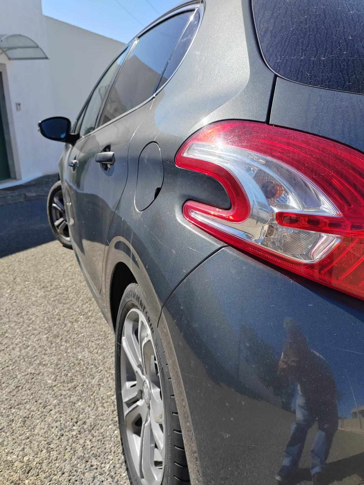 peugeot-208-1-2-vti-2013-gasolina-1199cc