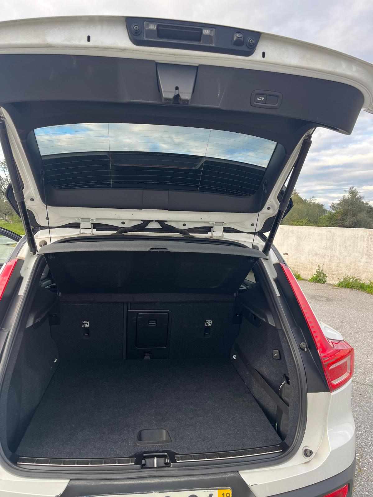 volvo-xc40-2-0-d3-2019-diesel-1969cc