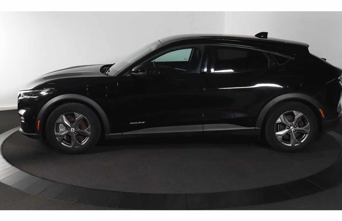ford-mustang-mach-e-standard-range-awd-2021-eletrico
