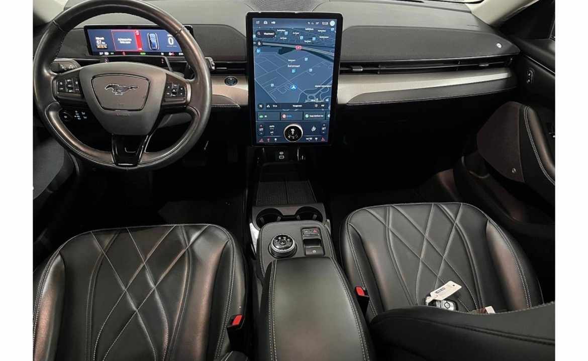 ford-mustang-mach-e-standard-range-awd-2021-eletrico