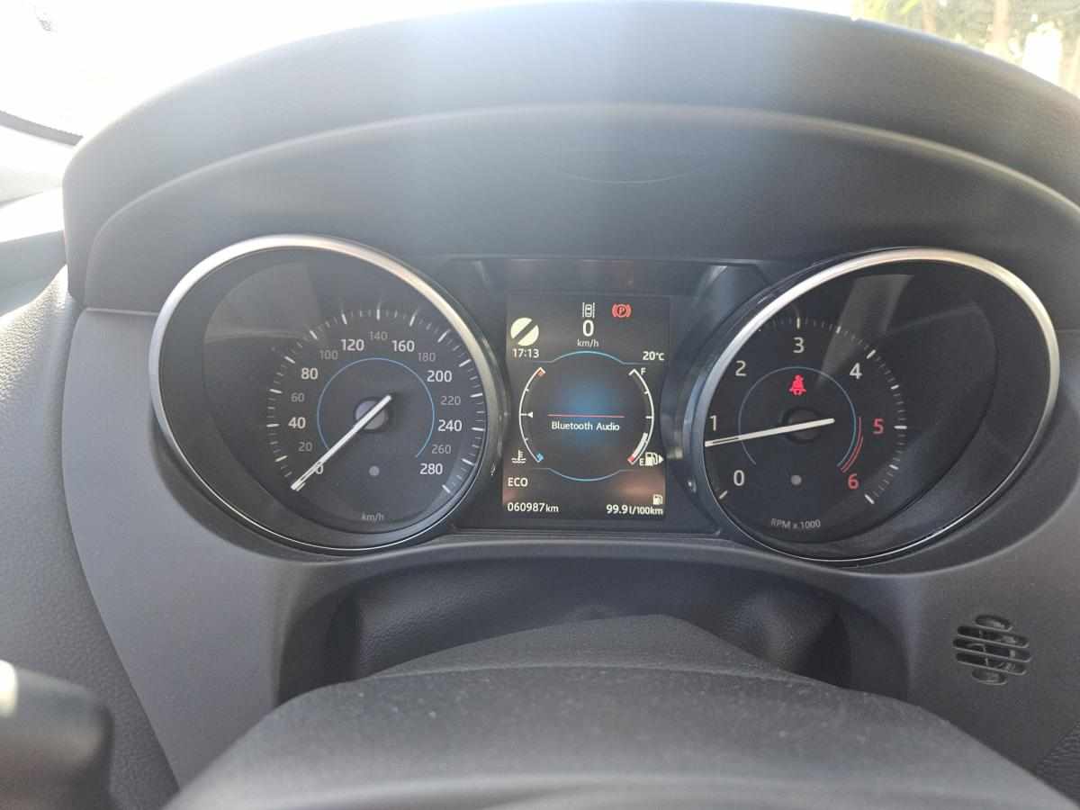 jaguar-f-pace-20d-2017-diesel-1999cc