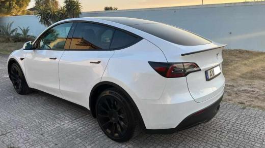 tesla-model-y-standard-range-rwd-2022-eletrico