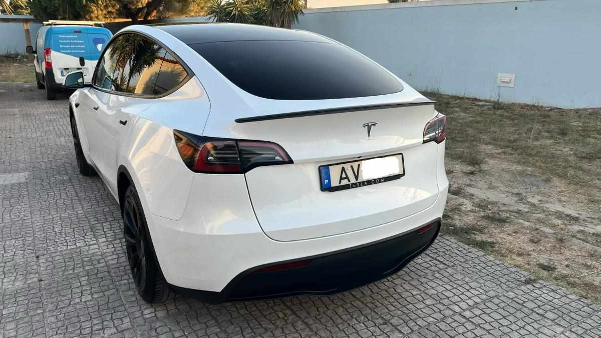 tesla-model-y-standard-range-rwd-2022-eletrico