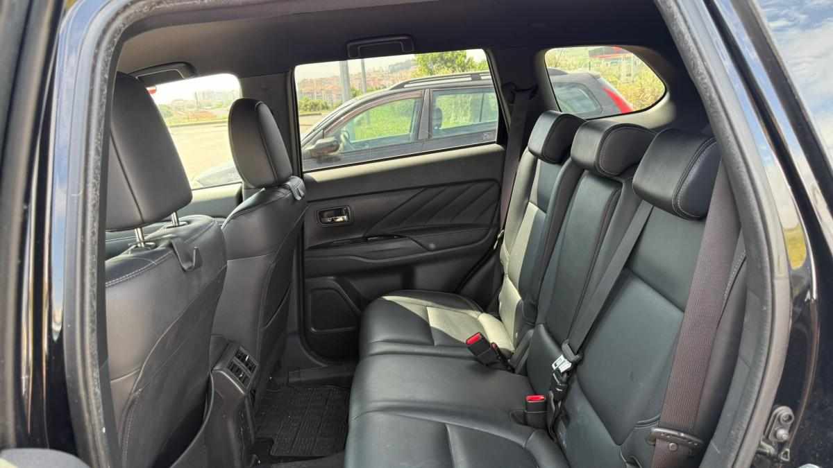 mitsubishi-outlander-2-0-phev-4wd-2018-hibrido-2000cc